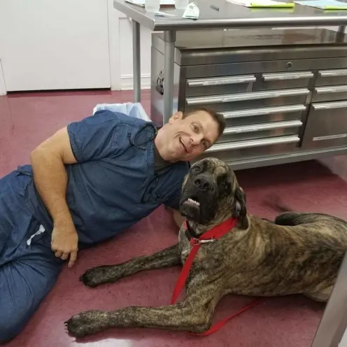 The Animalife Veterinary Center staff with dog
